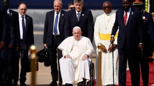 El Papa llegó a la inestable Sudán del Sur para una “peregrinación de paz”