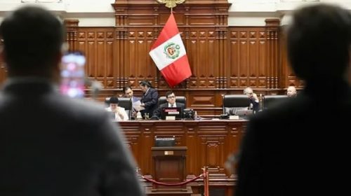 Pese al reclamo en las calles, el Congreso peruano volvió a rechazar el adelanto de las elecciones