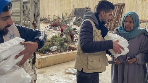 Terremoto en Siria: el primer convoy de ayuda de la ONU llega al noroeste del país Terremoto en Siria: el primer convoy de ayuda de la ONU llega al noroeste del país