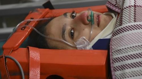 Rescataron a una adolescente que pasó 250 horas bajo los escombros