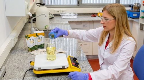 Con aporte del INTI, desarrollan un producto que solidifica el aceite usado para que pueda ser arrojado a la basura