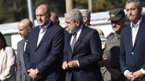 Aníbal Fernández: “Es imperioso que nos metamos en cada lugar y lleguemos al hueso” Aníbal Fernández: “Es imperioso que nos metamos en cada lugar y lleguemos al hueso”