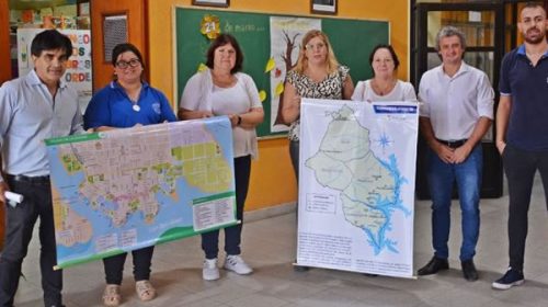 El Intendente  de Federación recorrió distintas Escuelas de la ciudad y entregó materiales educativos