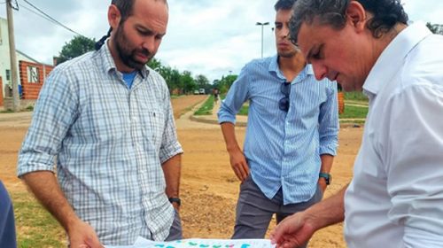 Bravo anunció el inicio de la construcción de viviendas para el traslado definitivo de los pobladores de la antigua Federación