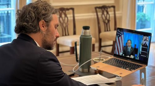 “El mundo quiere la paz en Ucrania”, pidió Cafiero en un encuentro con Blinken