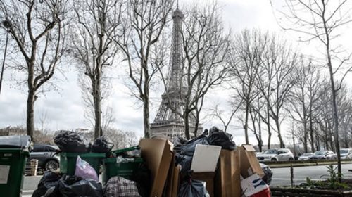 En medio de las huelgas en Francia: la basura se acumula en París