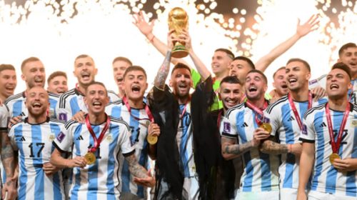 La Selección estrena la tercera estrella con un gran show en el Monumental