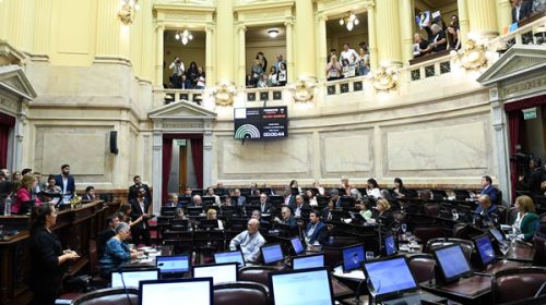 Tras el escándalo de la semana pasada, la oposición piensa volver a pedir una sesión en el Senado Tras el escándalo de la semana pasada, la oposición piensa volver a pedir una sesión en el Senado