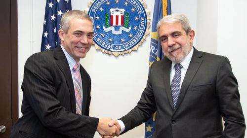 En qué consiste el acuerdo que firmó Aníbal Fernández con el FBI