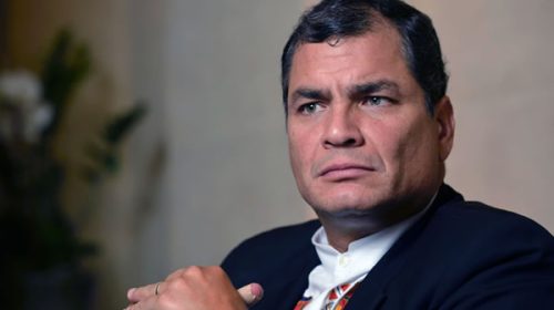 Correa considera «ilegal» la disolución del Parlamento en Ecuador y la califica de «golpe de Estado»