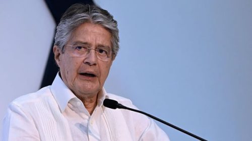 Juicio político a Lasso: el presidente escucha la acusación y se defiende en el Parlamento