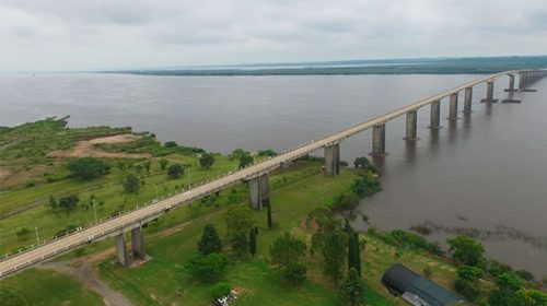 Estudiarán el estado estructural de dos de los puentes que atraviesan el río Uruguay