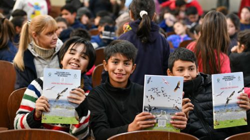 Estudiantes entrerrianos de la costa del Uruguay reciben más de 45 mil libros