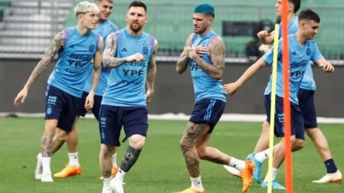 La Selección argentina se entrenó pensando en Australia con la presencia de Julián Álvarez en duda