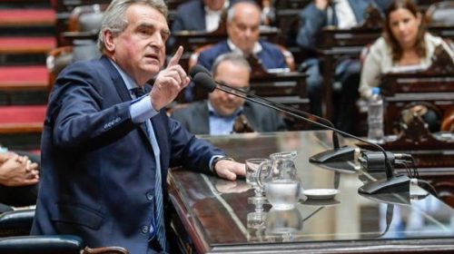Rossi da un informe de gestión en el Congreso