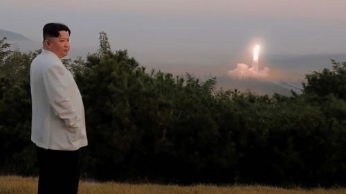 Corea del Norte dispara un misil de largo alcance: Seúl y Tokio se reúnen de emergencia