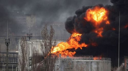 Tambalean los mercados de granos: Rusia bombardea puertos ucranianos