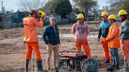 Tras ganar las PASO, Bravo supervisa obras en Federación