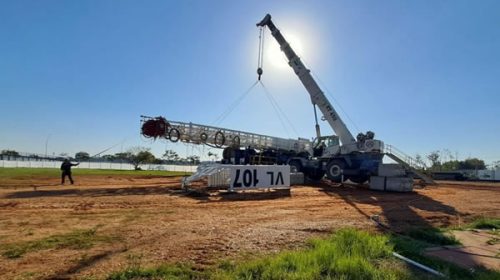 Comenzó el armado de la estructura para la perforación termal en Santa Ana