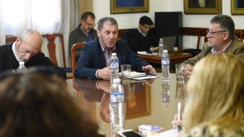 Los gremios estatales aceptaron la propuesta de la provincia que supera la inflación Los gremios estatales aceptaron la propuesta de la provincia que supera la inflación