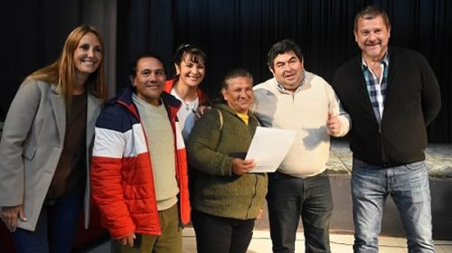 Más familias concordienses recibieron sus actas de regularización dominial Más familias concordienses recibieron sus actas de regularización dominial