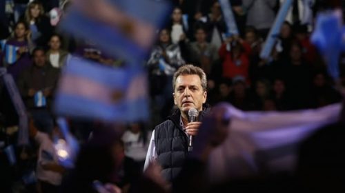 Massa se pone el traje de candidato y sigue la campaña sin anuncios de gestión Massa se pone el traje de candidato y sigue la campaña sin anuncios de gestión