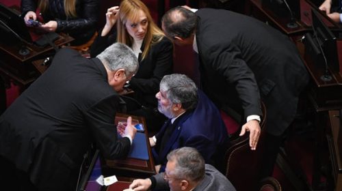 Alquileres: El Frente de Todos tiene el número en el Senado para cambiar el proyecto y redobla la apuesta Alquileres: El Frente de Todos tiene el número en el Senado para cambiar el proyecto y redobla la apuesta