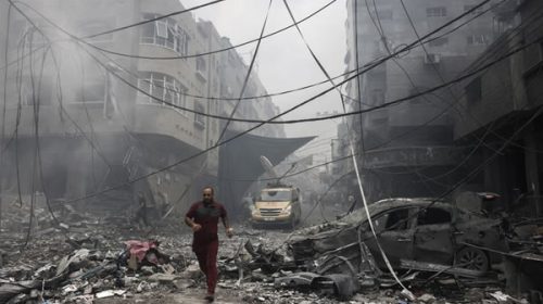 Israel impuso un cierre total a Gaza y redobló sus bombardeados