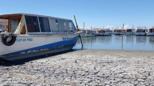 Bolivia y Perú en alerta tras registrarse el nivel histórico más bajo de agua en el lago Titicaca Bolivia y Perú en alerta tras registrarse el nivel histórico más bajo de agua en el lago Titicaca