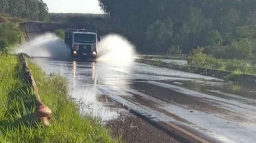 La crecida del río Uruguay obligó a cortar una ruta en Corrientes