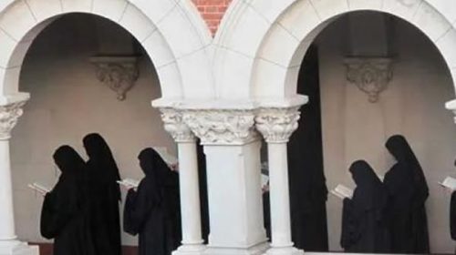 Francisco le dio a monjas argentinas el monasterio donde vivió Benedicto XVI