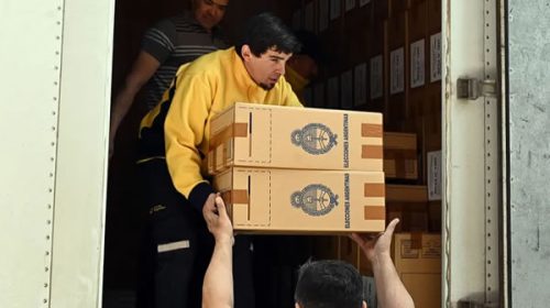 Comenzó en Entre Ríos el traslado de las urnas para el balotaje del domingo Comenzó en Entre Ríos el traslado de las urnas para el balotaje del domingo