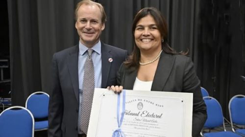 Piden la renuncia de su banca a la esposa de Bordet