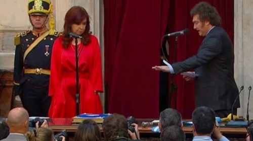 Cristina Kirchner le tomó juramento a Javier Milei