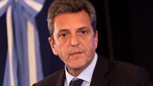 Massa no se retira de la política y juega de opositor desde la Fundación Encuentro