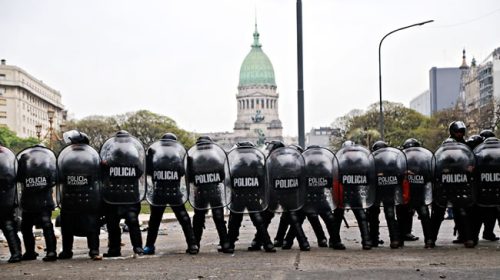 Dura y clara advertencia del CELS a Patricia Bullrich: «Pretende impedir con represión el derecho constitucional de la protesta social»
