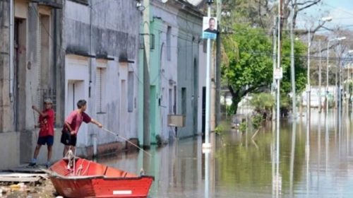 Buscarán relocalizar a las familias afectadas por las inundaciones  en Concordia