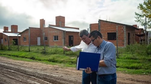 Trabajan para terminar viviendas en Federal y Los Conquistadores