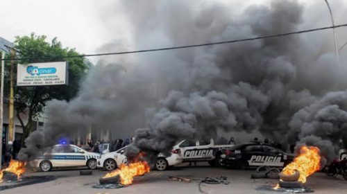 Octava jornada de protestas en Misiones: sigue la tensión tras los incidentes en la Legislatura
