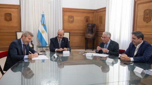 Frigerio y Francos firmaron un convenio para reactivar la obra pública de Nación en la provincia