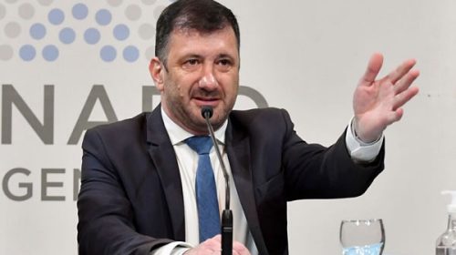 Kueider recibió un guiño del oficialismo en medio de la polémica por su voto a favor de la Ley Bases
