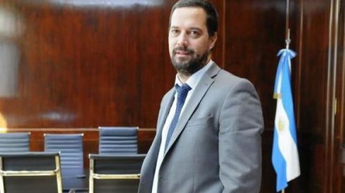 El secretario de Comercio contradijo a Milei y reconoció que “no se está viendo una recuperación”