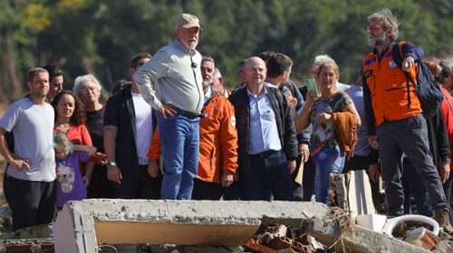 Lula volvió a visitar Rio Grande do Sul y anunció un apoyo económico a trabajadores