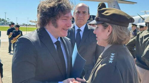 Más armamento: el gobierno de Javier Milei estrecha vínculo con EE.UU. e Israel y ahora va por helicópteros y misiles