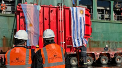 Salto Grande avanza con la Renovación: se recibió un nuevo Banco de Transformadores en el Puerto de Montevideo