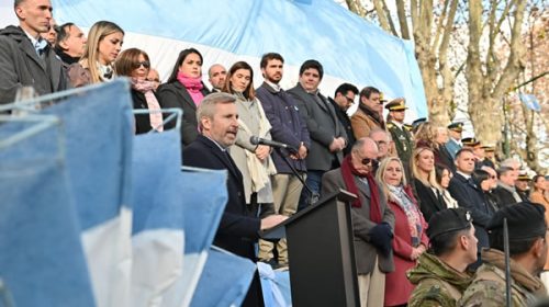 Frigerio presidió el acto del Día de la Independencia en Gualeguaychú e instó a “cuidar” el Pacto de Mayo