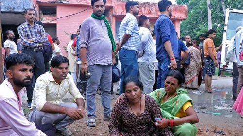 Al menos 116 personas mueren en estampida en India