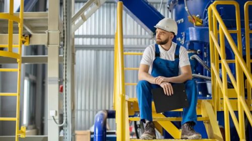 Industria: una de cada dos máquinas está parada