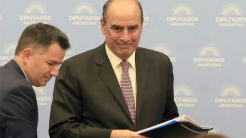 Francos brindará por primera vez un informe de gestión ante Diputados