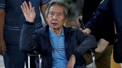 Los homenajes oficiales a Fujimori remueven el dolor por sus crímenes